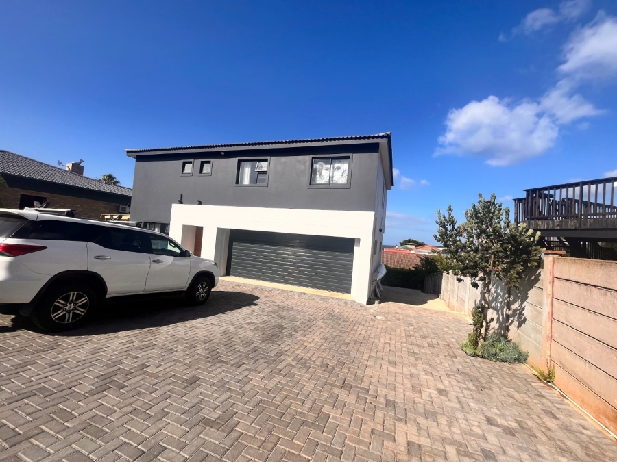 3 Bedroom Property for Sale in Wavecrest Eastern Cape